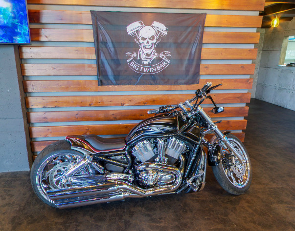 BIG TWIN BAR
