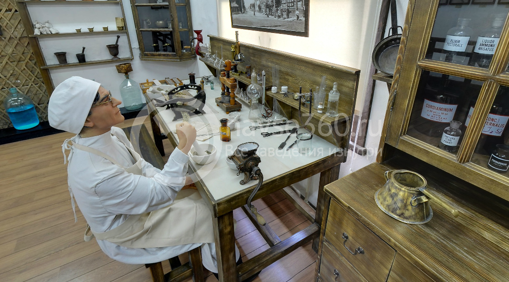 Фигура доктора в музее
