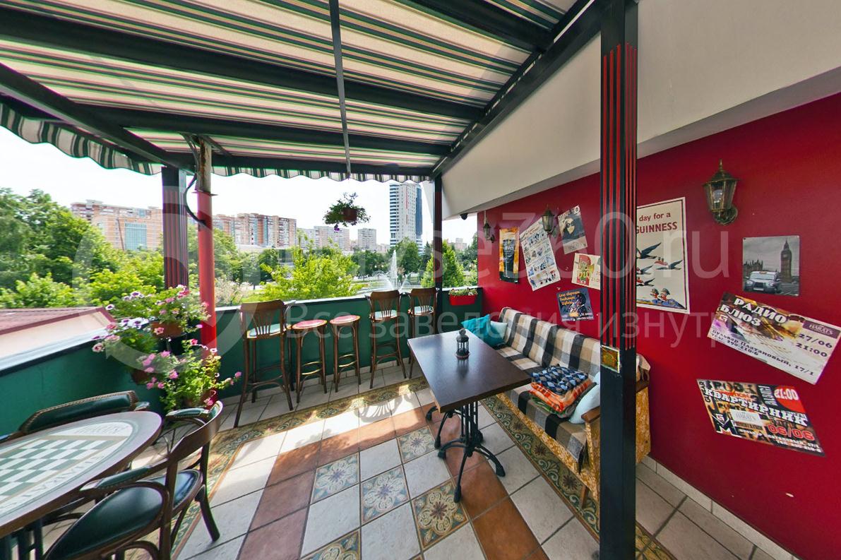 Harat`s Pub, в ФМР, Краснодар, столики на балконе
